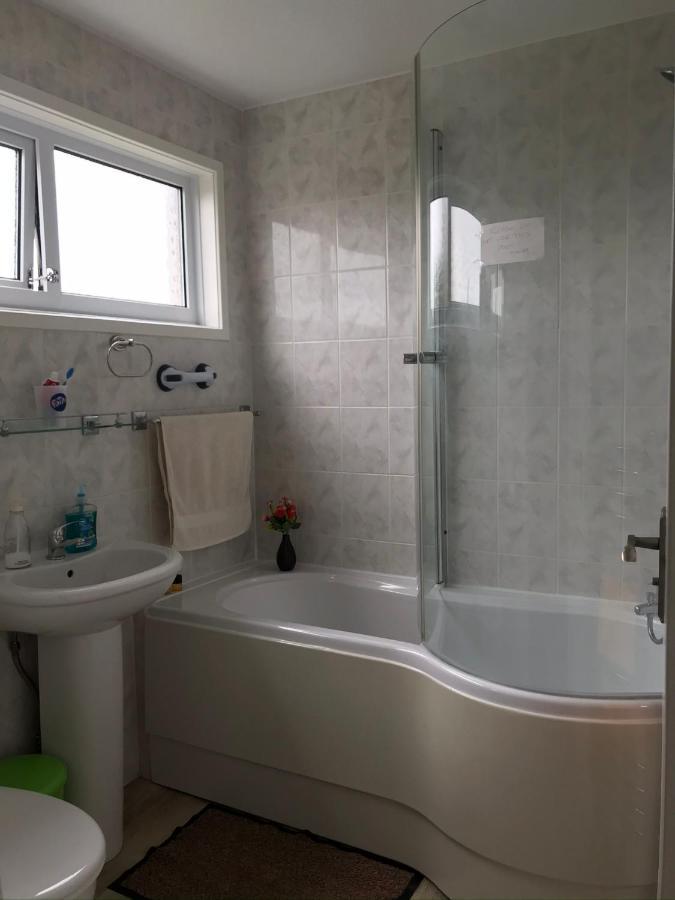 Quiet, Spacious Double Bedroom! Peterborough Kültér fotó