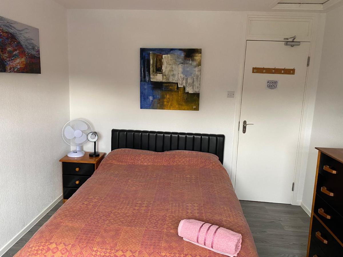 Quiet, Spacious Double Bedroom! Peterborough Kültér fotó